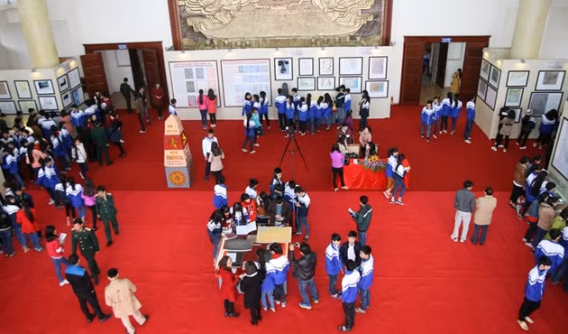  Hàng nghìn người dân Bắc Giang xem triển lãm tư liệu về Hoàng Sa, Trường Sa 