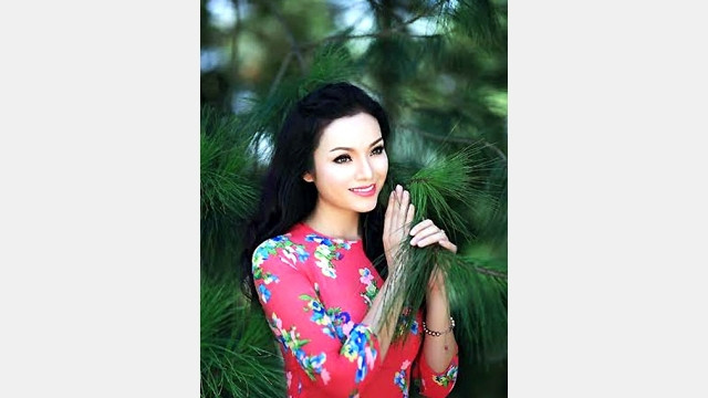 Ca sĩ Tân Nhàn.