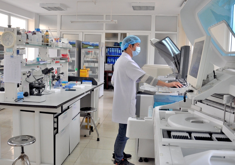 CDC Quảng Ninh là một trong nhiều đơn vị tuyến tỉnh được Bộ Y tế cho phép xét nghiệm để phát hiện Covid-19. 