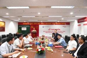 Lễ tạo khóa chứng thư số cho MySign tổ chức với sự chứng kiến của Đoàn công tác Trung tâm Chứng thực điện tử quốc gia (Bộ Khoa học và Công nghệ).