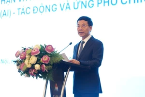 Bộ trưởng Khoa học và Công nghệ Nguyễn Mạnh Hùng phát biểu tại Hội thảo khoa học cấp quốc gia với chủ đề "Sức mạnh không giới hạn và những thách thức khó dự báo của trí tuệ nhân tạo - Tác động và ứng phó chính sách".