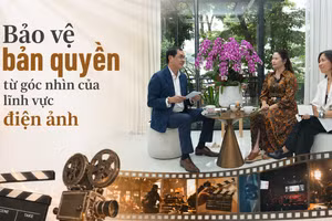 Nhà báo Hữu Việt và các diễn giả Phạm Thị Kim Oanh, Phan Cẩm Tú tại buổi tọa đàm. (Ảnh: HỒNG QUÂN)