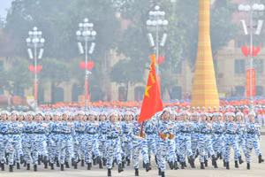 Lực lượng Quân y diễu binh nhân kỷ niệm 80 năm Cách mạng Tháng Tám và Quốc khánh 2/9/2025. (Ảnh: DUY LINH)