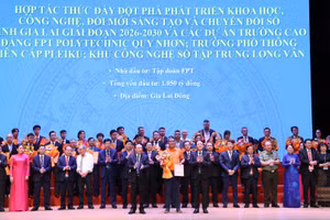 Đại diện FPT nhận hợp tác thúc đẩy đột phá phát triển Khoa học, Công nghệ, Đổi mới sáng tạo và Chuyển đổi số tỉnh Gia Lai giai đoạn 2026-2030.