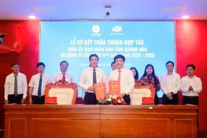 Lãnh đạo UBND tỉnh Khánh Hòa và Tập đoàn FPT ký kết thỏa thuận hợp tác về khoa học, công nghệ, đổi mới sáng tạo và chuyển đổi số giai đoạn 2026-2030.