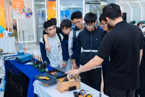 Các bạn trẻ Việt Nam ngày càng quan tâm và tìm hiểu sâu về ngành công nghệ bán dẫn.