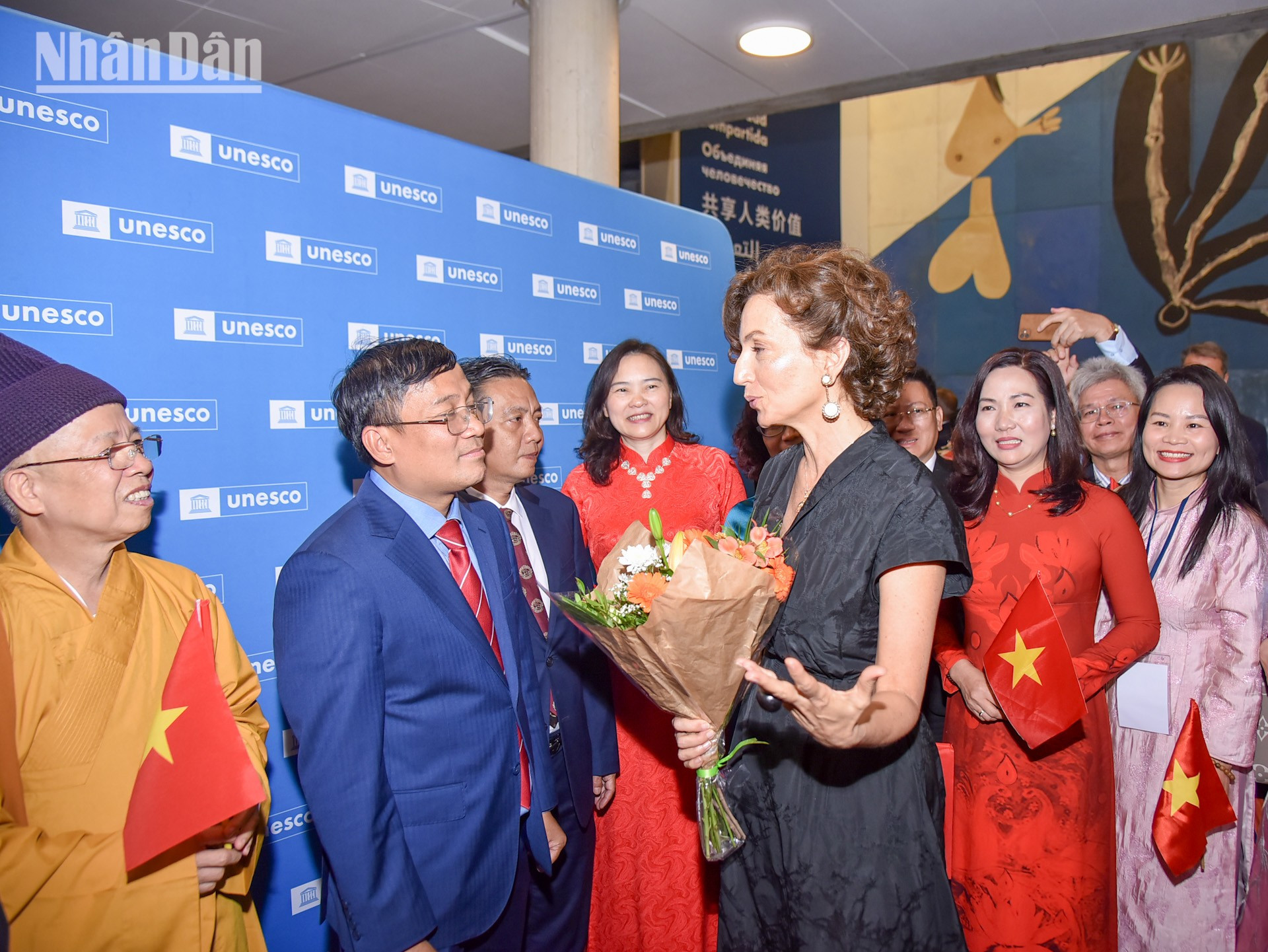 Tổng giám đốc UNESCO Audrey Azoulay gửi lời chúc mừng tới Đoàn Việt Nam. Thành công này của Việt Nam là sự nỗ lực chung tay của các tỉnh Quảng Ninh, Bắc Ninh và thành phố Hải Phòng trong việc xây dựng hồ sơ một cách công phu, bài bản với chất lượng cao. unesco-yen-tu-11.jpg