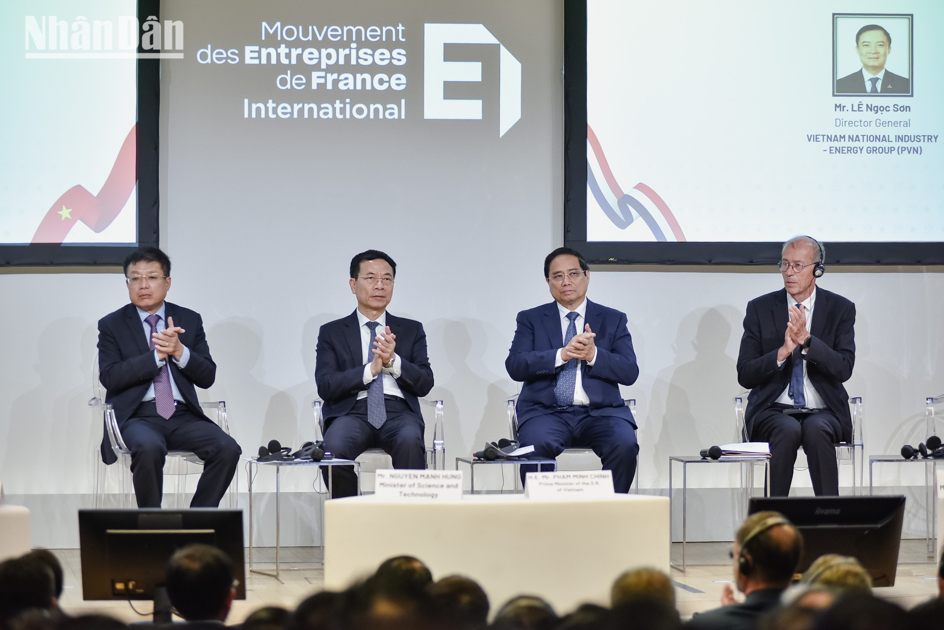 Thủ tướng Phạm Minh Chính mong muốn MEDEF và các doanh nghiệp Pháp sẽ tiếp tục đầu tư “mạnh mẽ hơn”, hoạt động “hiệu quả hơn” và có những đóng góp “thiết thực hơn” cho phát triển kinh tế–xã hội của Việt Nam, từ đó đóng góp cho sự thịnh vượng chung của cả hai nước, khu vực và thế giới. duy-6412.jpg