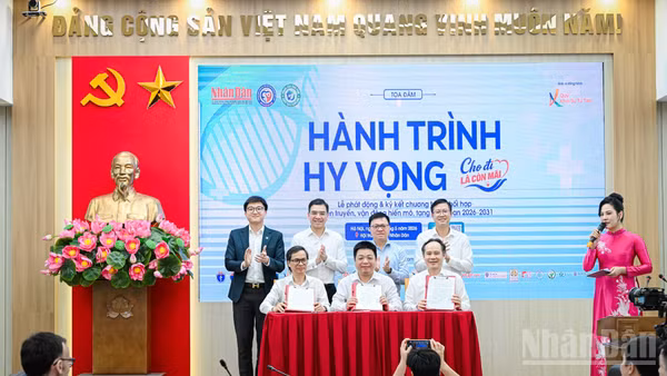 Lễ ký kết Chương trình phối hợp truyền thông, vận động hiến tặng mô, tạng giai đoạn 2026-2031. (Ảnh: BẢO LONG)