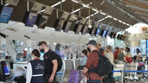 Khách du lịch tại sân bay quốc tế Suvarnabhumi ở Bangkok, Thái Lan. (Ảnh minh họa: THX/TTXVN)