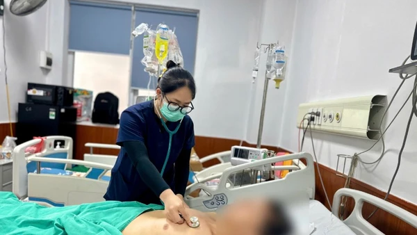 Bệnh nhân nằm điều trị tại Bệnh viện Bệnh Nhiệt đới Trung ương. 