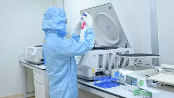 Phòng thí nghiệm tại Viện Nghiên cứu Tế bào gốc và Công nghệ Gene Vinmec, nơi triển khai nghiên cứu và phát triển các liệu pháp tế bào tiên tiến.