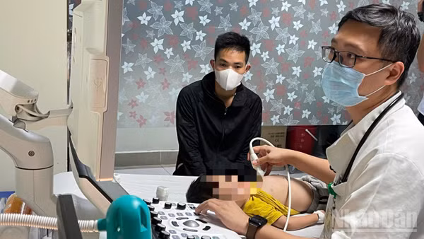 Bệnh nhi tái khám sáng 7/5. 