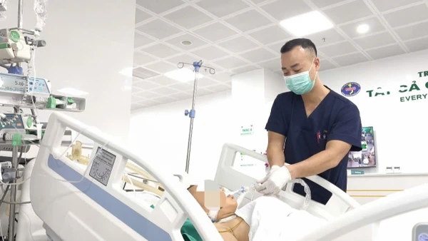 Bệnh nhi được cứu sống ngoạn mục. 