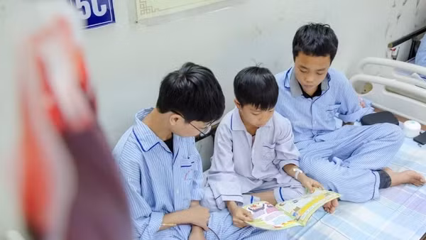 Trẻ điều trị bệnh tan máu bẩm sinh tại Viện Huyết học-Truyền máu Trung ương. 