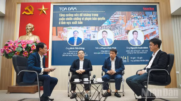 Tọa đàm "Tăng cường sức đề kháng trong cuộc chiến chống vi phạm bản quyền ở lĩnh vực xuất bản".