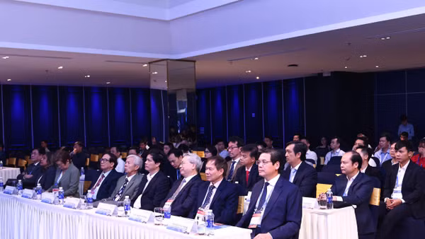 Toàn cảnh hội nghị. 