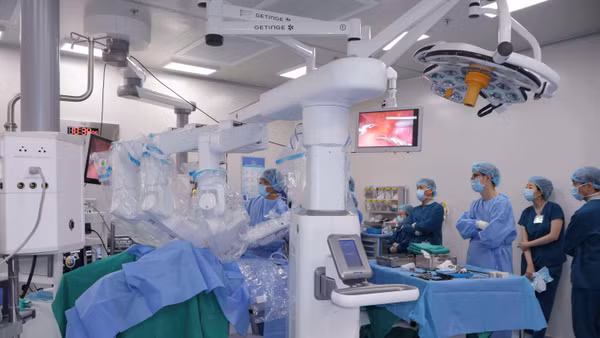 Với hệ thống robot Toumai, người bệnh tại Cần Thơ có thể nhận được sự hỗ trợ chuyên môn từ các chuyên gia đầu ngành tại Hà Nội mà không cần rời khỏi địa phương.