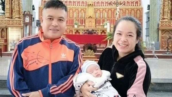 Vợ chồng chị Nguyễn Thị Ngọ (1990) và anh Trần Văn Nho (1987) ở Ninh Bình (Nam Định cũ) đón xuân đặc biệt khi đã có con sau hành trình săn con vô cùng vất vả. 