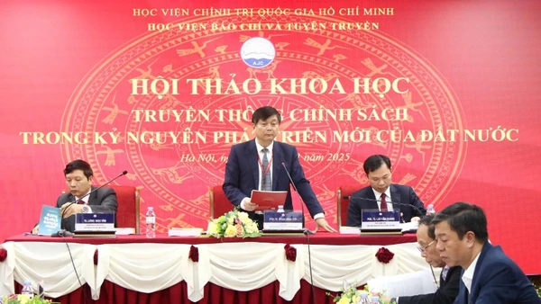 Phó Giáo sư, Tiến sĩ Phạm Minh Sơn, Giám đốc Học viện phát biểu chào mừng hội thảo.