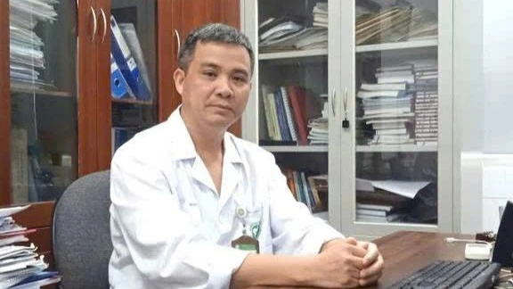 Tiến sĩ, bác sĩ Nguyễn Trung Nguyên, Giám đốc Trung tâm Chống độc, Bệnh viện Bạch Mai.