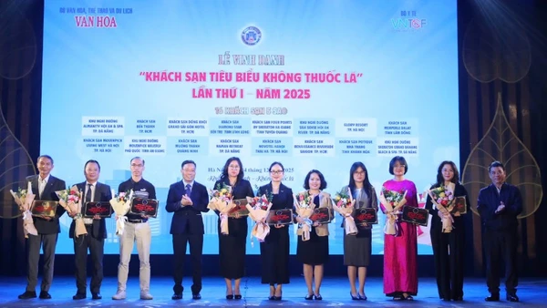 16 khách sạn 5 sao được vinh danh.