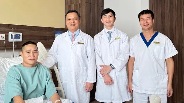 Bệnh nhân bình phục sau ca mổ sinh tử, với tình trạng cấp cứu nguy kịch.