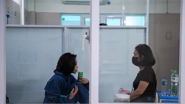 Bệnh nhân cúm nằm điều trị tại Bệnh viện Thanh Nhàn.