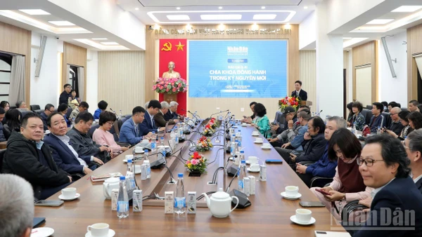 Toàn cảnh buổi gặp mặt cộng tác viên và tọa đàm “Báo chí và trí tuệ nhân tạo (AI): Chìa khóa trong kỷ nguyên mới”.