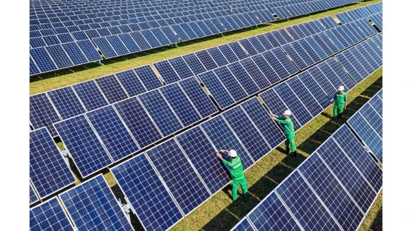 Năng lượng xanh - Hướng đi bền vững để phát triển kinh tế. 