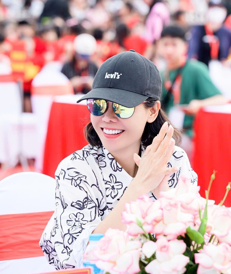 Chương trình là thử thách lớn đối với nữ đạo diễn Thu Hoài. b4.jpg