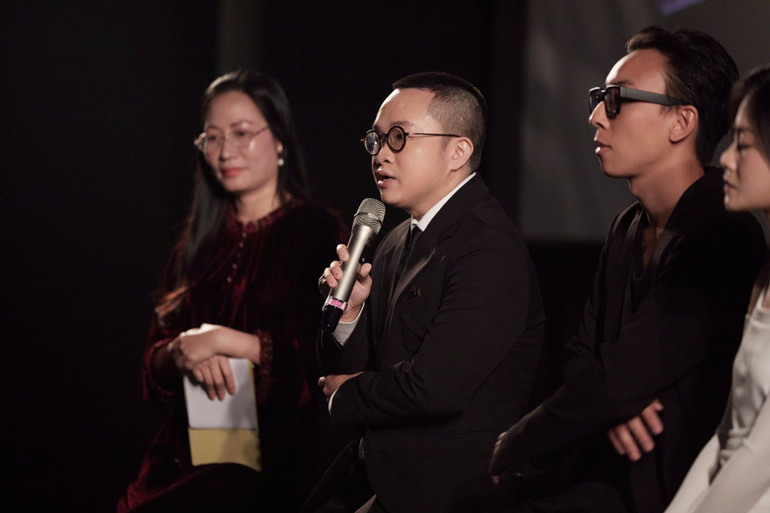 Музикант Куонг Тонг ділиться ідеями для творів у міні-альбомі «Музичні спогади». tc22.jpg