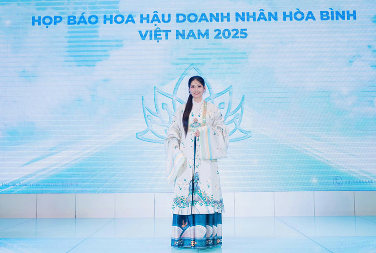 Thạc sĩ, Hoa hậu Lê Thị Thơ-Chủ tịch cuộc thi phát biểu tại cuộc họp báo. anh-hb-2.jpg