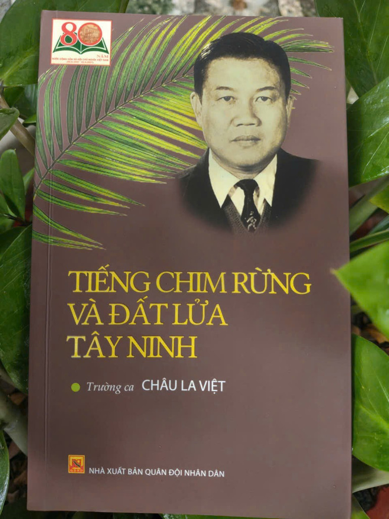 Tập trường ca "Tiếng chim rừng và đất lửa Tây Ninh" mới xuất bản của nhà văn-nhà thơ Châu La Việt. cl9.jpg