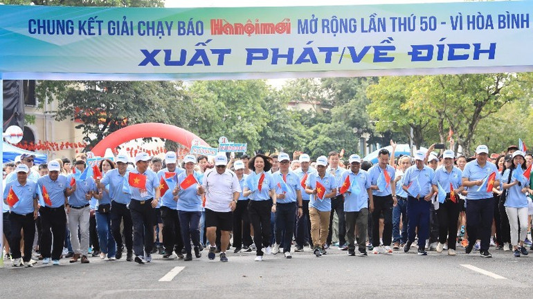Các địa biểu chạy hưởng ứng. chay3.jpg
