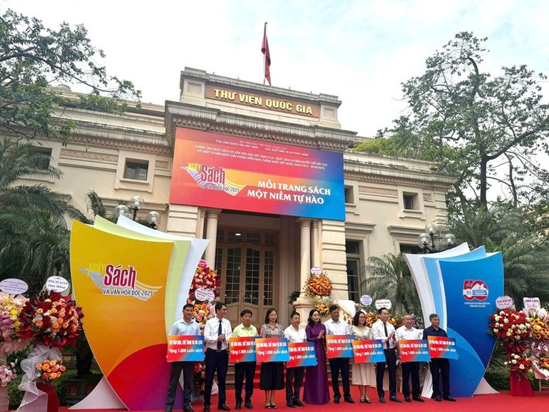 Ngày Sách và văn hóa đọc tại Thư viện quốc gia Việt Nam, Hà Nội. (Ảnh: MINH THƯ) xb4.jpg