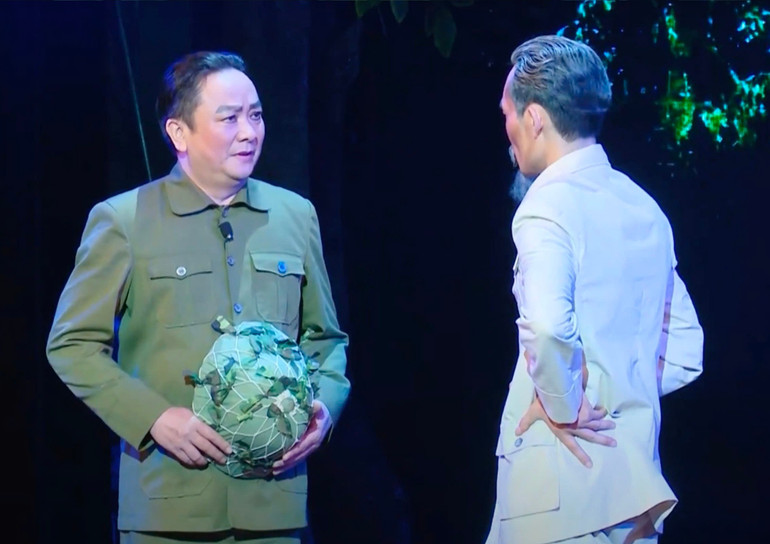 Nghệ sĩ Nhân dân Trịnh Minh Tiến đảm nhận vai diễn Đại tướng Võ Nguyên Giáp. canh-bac-ho-can-dan-dai-tuong-truoc-luc-ra-mat-tranjpg.png