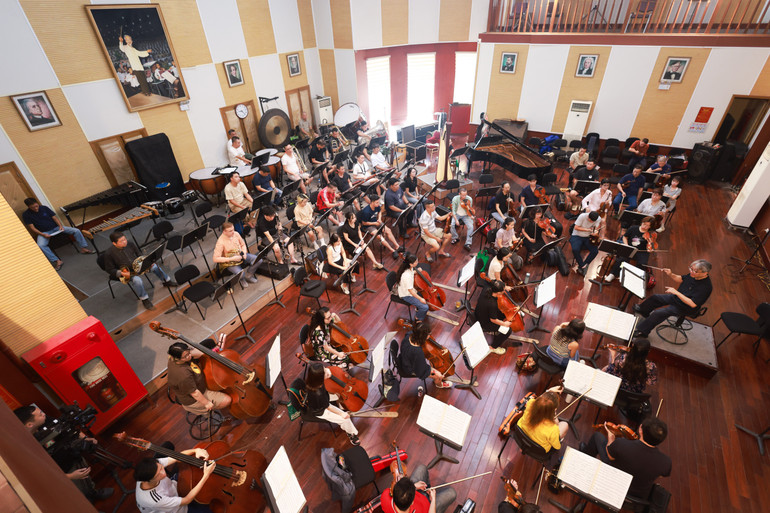 Buổi tập luyện của Dàn nhạc giao hưởng Việt Nam chuẩn bị cho Hà Nội Concert "Hòa nhạc Mùa Thu 2025". n2.jpg