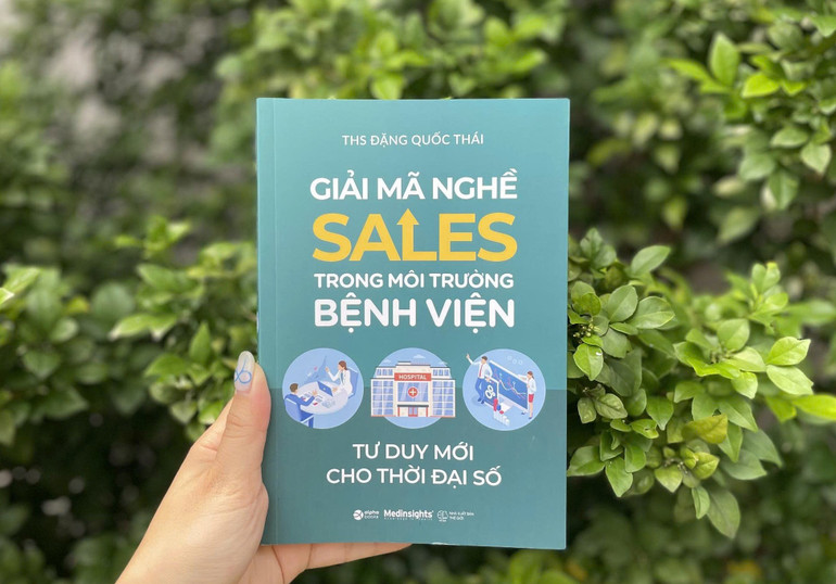 Những cuốn sách hữu ích, vinh danh nghề y nhân Ngày Thầy thuốc Việt Nam 27/2 y5.jpg