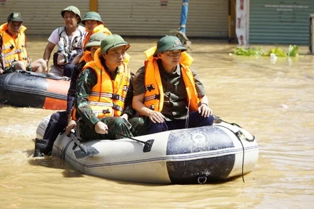 Phó Thủ tướng Trần Hồng Hà kiểm tra tình hình mưa lũ, thiệt hại tại Cao Bằng. (Ảnh: Tiến Dũng, Báo Cao Bằng)