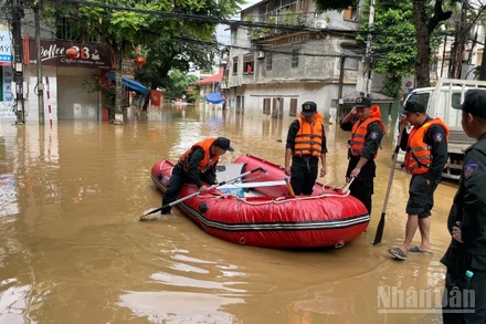 Lực lượng Công an tỉnh Cao Bằng sẵn sàng phương tiện vận chuyển nhu yếu phẩm, tiếp tế cho người dân.