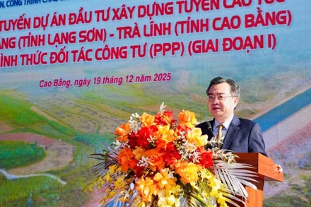 Đồng chí Nguyễn Thanh Nghị, Ủy viên Trung ương Đảng, Trưởng ban Chính sách chiến lược Trung ương, phát biểu tại buổi lễ.