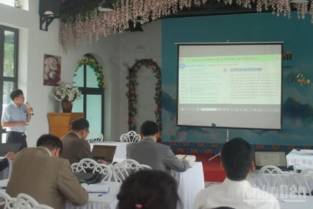 Các đại biểu trao đổi về công tác bảo tồn đa dạng sinh học tại Việt Nam.