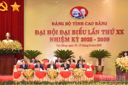 Đoàn chủ tịch Đại hội Đảng bộ tỉnh Cao Bằng lần thứ 20, nhiệm kỳ 2025-2030.
