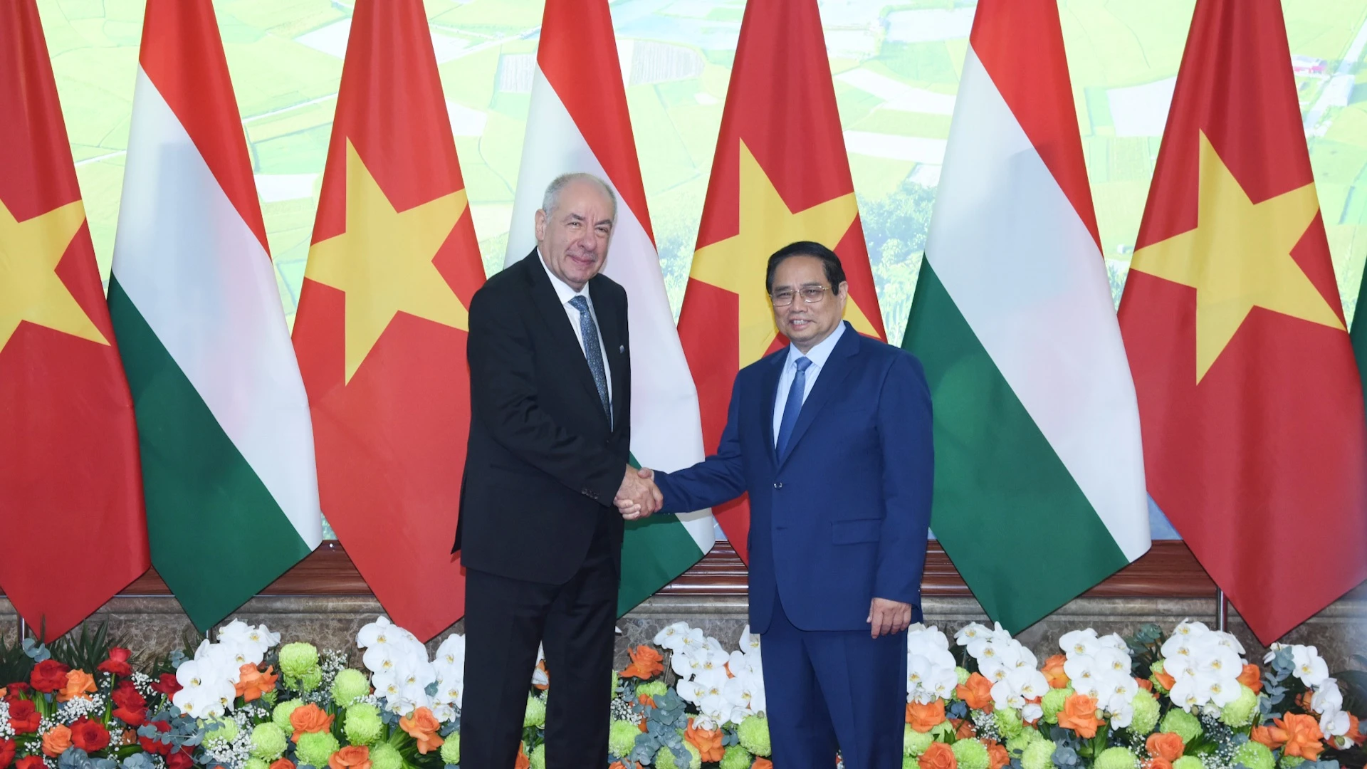 Thủ tướng Phạm Minh Chính và Tổng thống Hungary Sulyok Tamas.