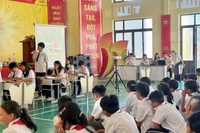 Giờ học của các em ở Trường tiểu học và trung học cơ sở Hải Sơn, xã Hải Sơn. 