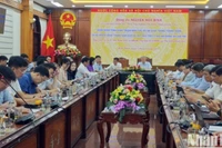 Quang cảnh buổi làm việc.