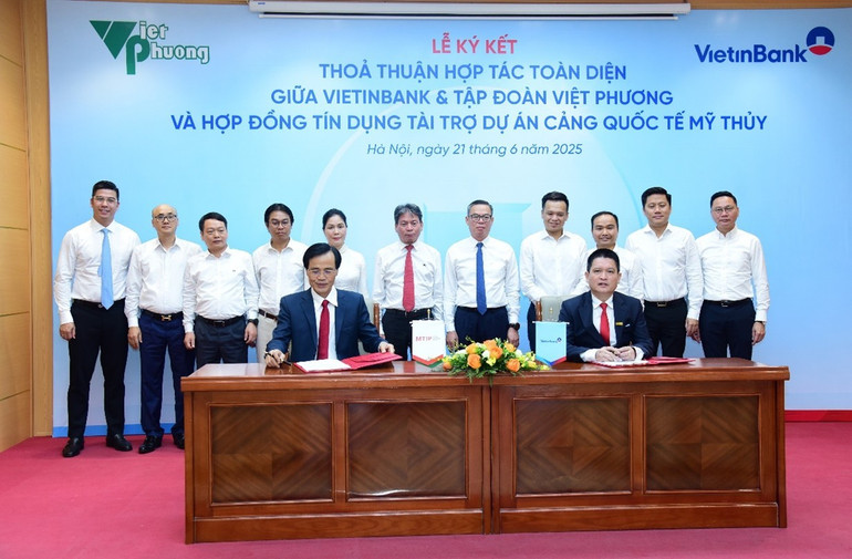 VietinBank ký kết hợp đồng tín dụng tài trợ dự án Cảng Quốc tế Mỹ Thủy. viettin3.jpg