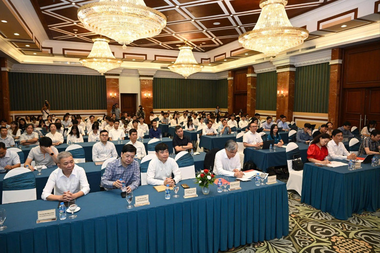 Diễn đàn “Sử dụng năng lượng tiết kiệm, hiệu quả: Thành quả và mục tiêu trong kỷ nguyên vươn mình”. toancanh26-2595.jpg
