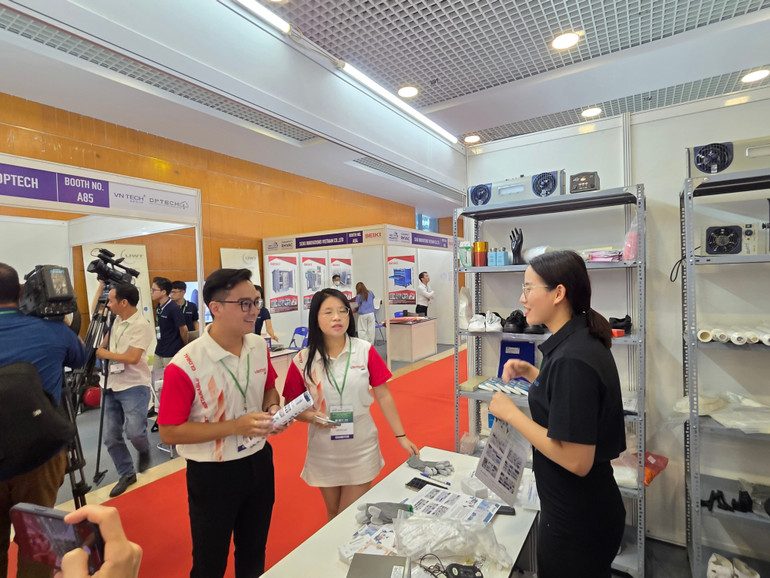 Triển lãm quốc tế về công nghiệp, RHVAC, phòng sạch và phụ trợ nhà máy công nghệ cao. 20250911-090158.jpg